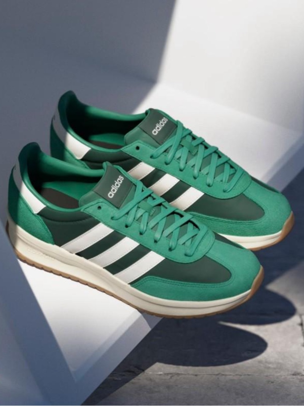 ADIDAS Run 70s 2.0 Sneakers Cloudfoam. Men’s size 7. Fits Women’s size 8.5